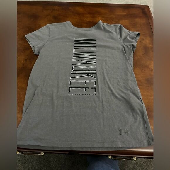 Milwaukee, 414 Under Armour fitted short sleeve T-shirt, size small women's - Picture 12 of 13